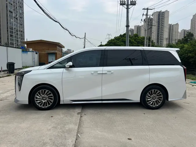 GAC Trumpchi M8 — Фото автомобиля 4