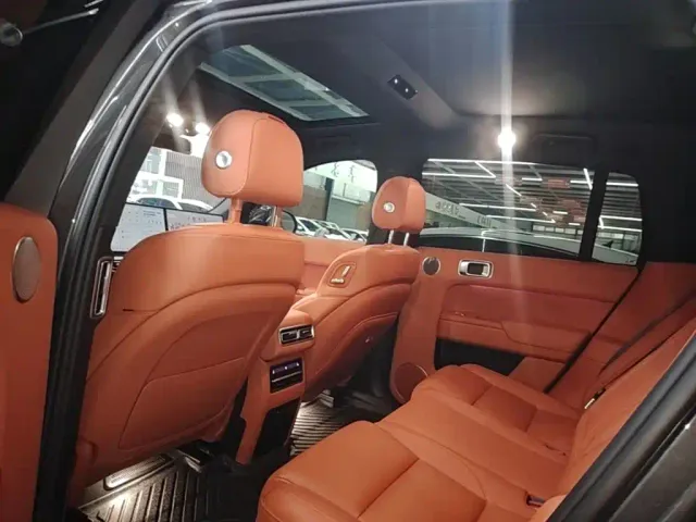 Li Auto L7 — Фото автомобиля 16