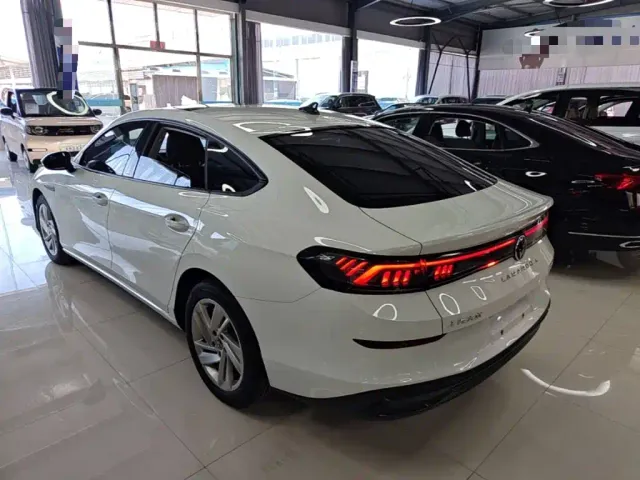 Volkswagen Lamando — Фото автомобиля 4
