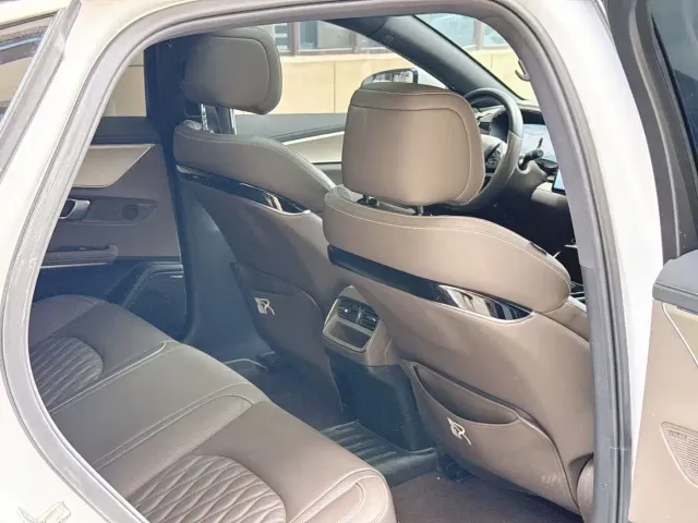 BYD Han — Фото автомобиля 11