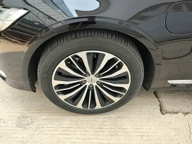 Volvo S90 — Фото автомобиля 24