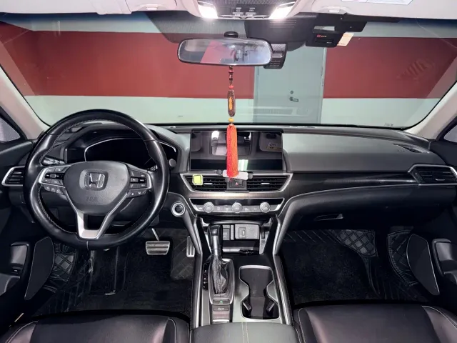 Honda Accord — Фото автомобиля 5