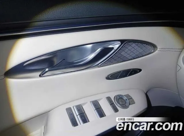 Genesis GV70 — Фото автомобиля 6