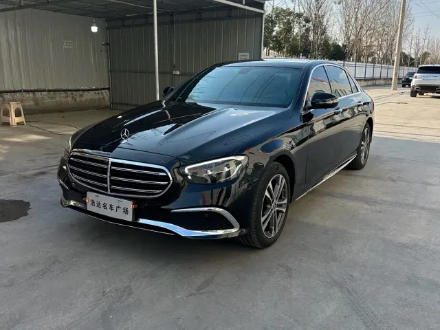 Фотография автомобиля — Mercedes-Benz E-Class