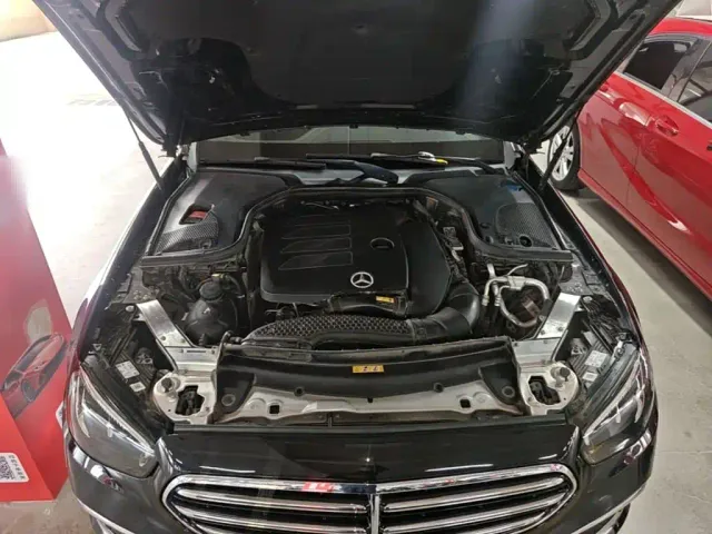Mercedes-Benz E-Class — Фото автомобиля 19