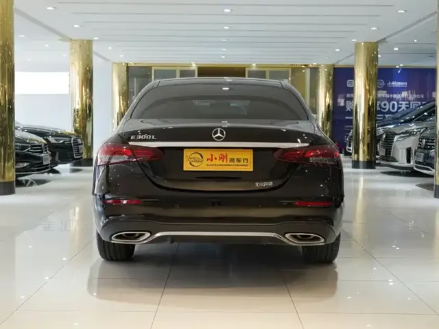 Mercedes-Benz E-Class — Фото автомобиля 19