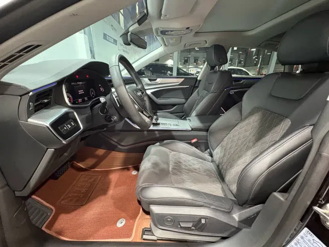 Audi A7L — Фото автомобиля 4