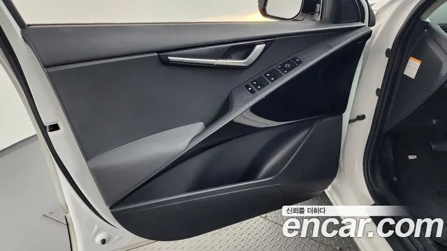 Kia Niro New — Фото автомобиля 13