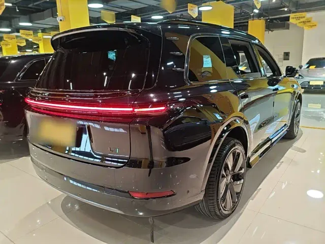 Li Auto L9 — Фото автомобиля 6