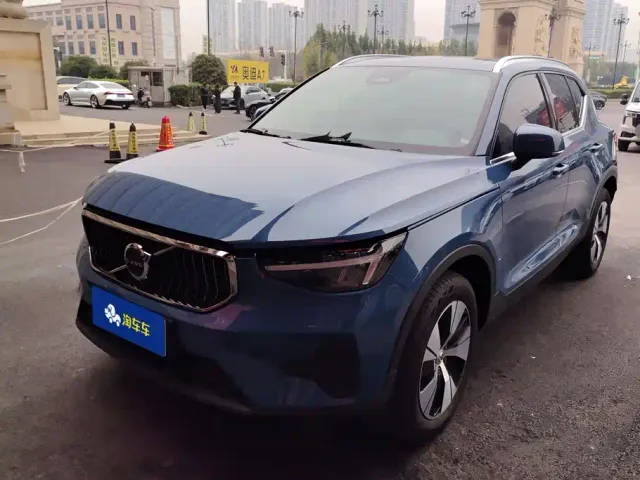 Фотография автомобиля — Volvo XC40