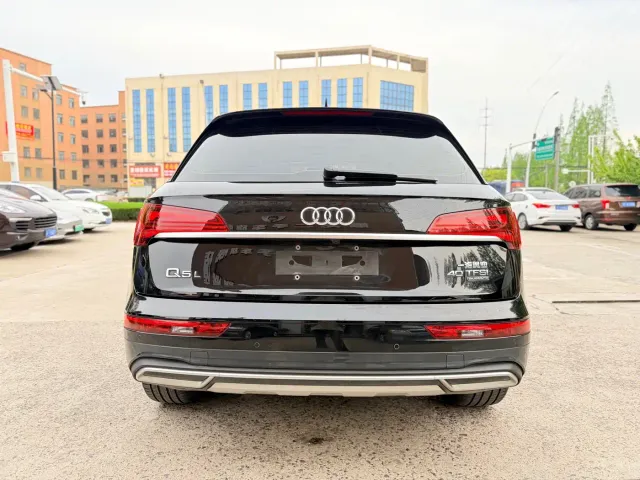 Audi Q5L — Фото автомобиля 3