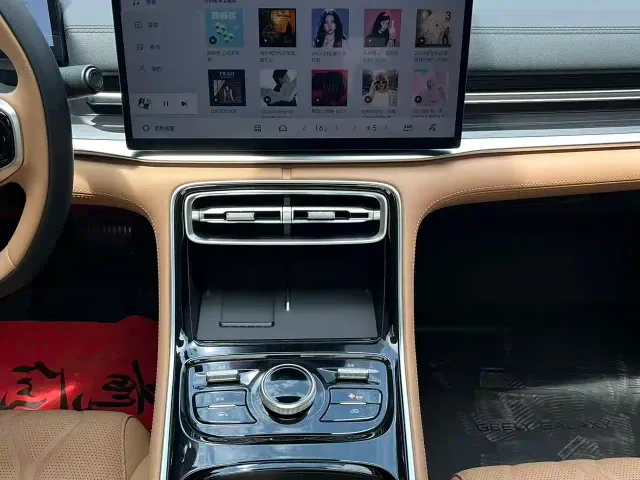 Geely Galaxy Galaxy A7 2025 EM-i — Фото автомобиля 13