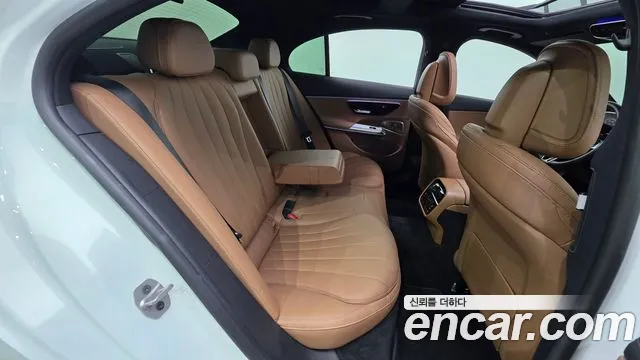 Mercedes-Benz E-Class — Фото автомобиля 19