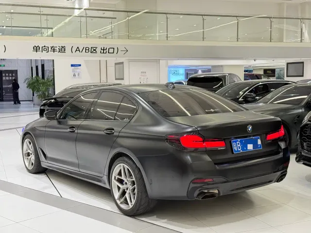 BMW 5 Series — Фото автомобиля 17