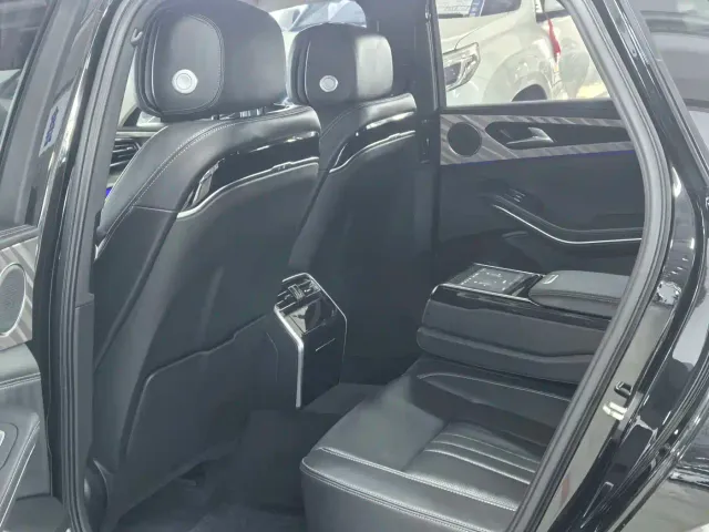 Hongqi H9 — Фото автомобиля 6
