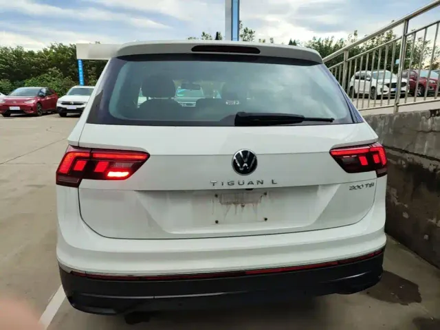 Volkswagen Tiguan L — Фото автомобиля 5