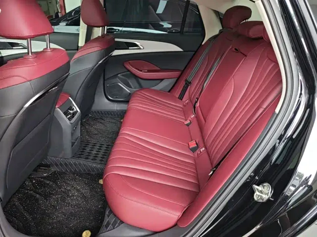 Hongqi H5 — Фото автомобиля 16