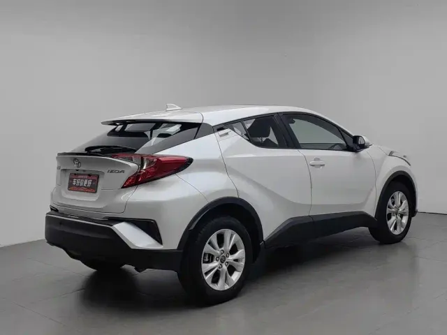 Toyota IZOA — Фото автомобиля 2