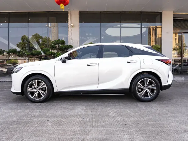 Lexus RX — Фото автомобиля 4