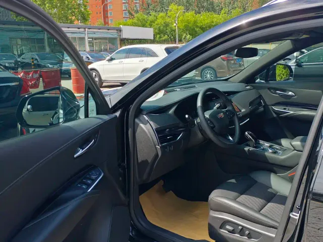 Cadillac XT4 — Фото автомобиля 6