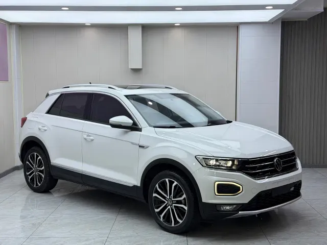 Volkswagen T-Roc — Фото автомобиля 3