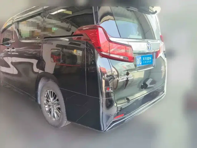 Toyota Alphard — Фото автомобиля 2