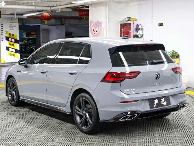 Volkswagen Golf — Фото автомобиля 19