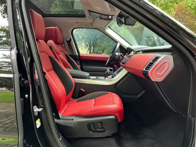 Land Rover Range Rover Sport — Фото автомобиля 9
