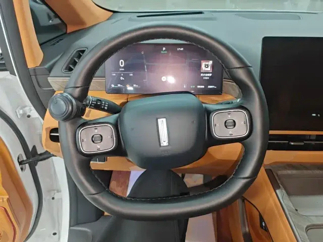 Wey Alpine — Фото автомобиля 10
