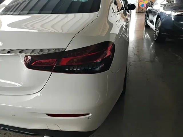 Mercedes-Benz E-Class — Фото автомобиля 7