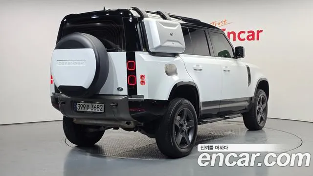 Land Rover Defender Defender (L663) 110 P300 X-Dynamic SE — Фото автомобиля 2