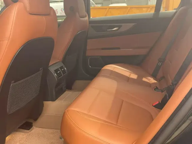 Jaguar XEL — Фото автомобиля 6