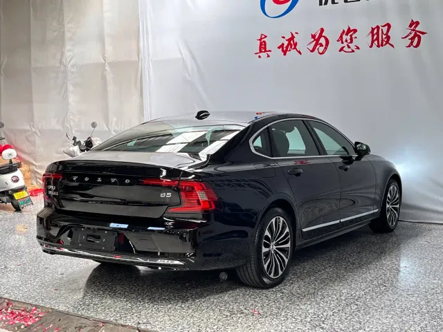 Volvo S90 — Фото автомобиля 17