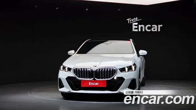 BMW 5 Series G60 — Фото автомобиля 3