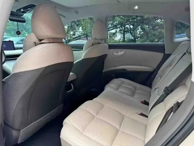 IM Motors LS6 — Фото автомобиля 4