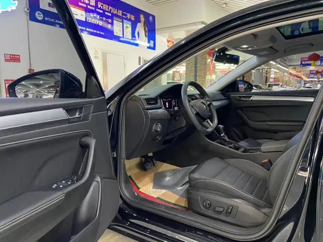 Skoda Superb — Фото автомобиля 7
