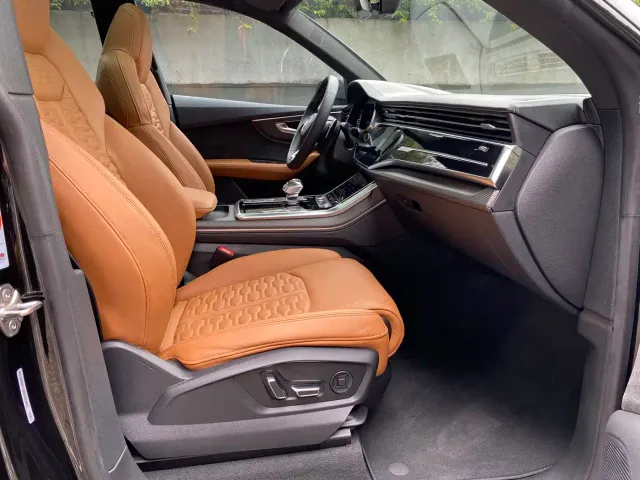 Audi RS Q8 — Фото автомобиля 7