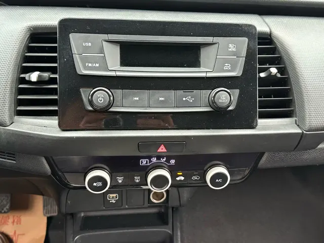 Honda Fit — Фото автомобиля 5