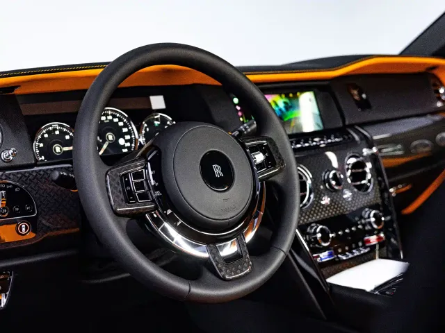 Rolls-Royce Cullinan — Фото автомобиля 8