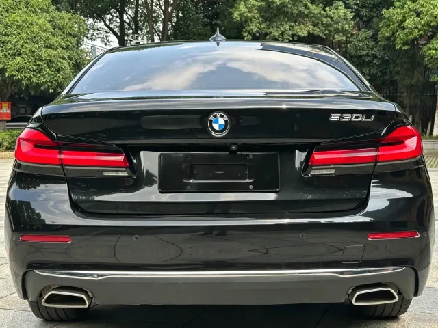 BMW 5 Series — Фото автомобиля 4