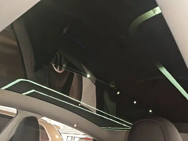 Tesla Model Y — Фото автомобиля 17
