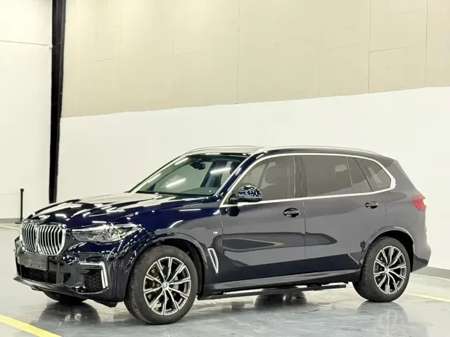 Фотография автомобиля — BMW X5