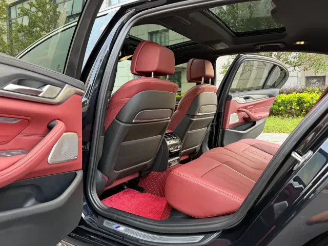 BMW 5 Series — Фото автомобиля 10