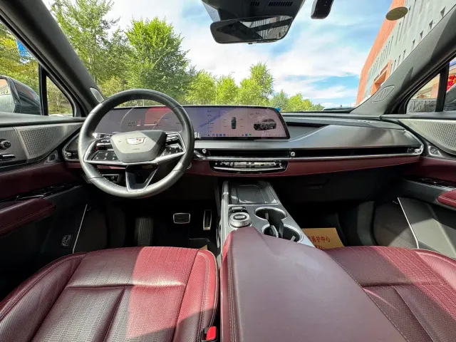 Cadillac XT5 — Фото автомобиля 10