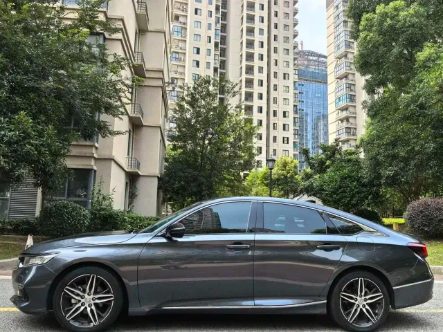 Honda Accord — Фото автомобиля 15