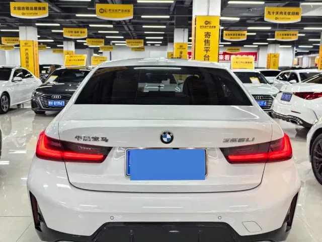 BMW 3 Series — Фото автомобиля 14