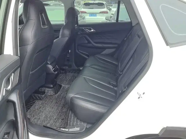 Roewe RX5 — Фото автомобиля 16