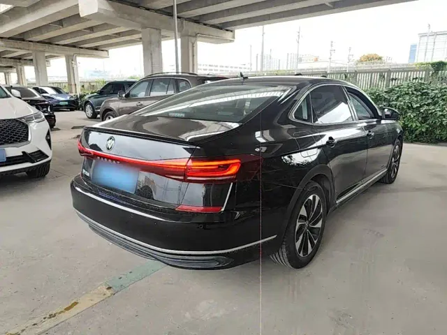 Volkswagen Passat — Фото автомобиля 6