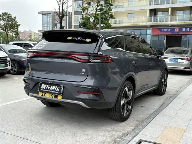 BYD Tang — Фото автомобиля 9