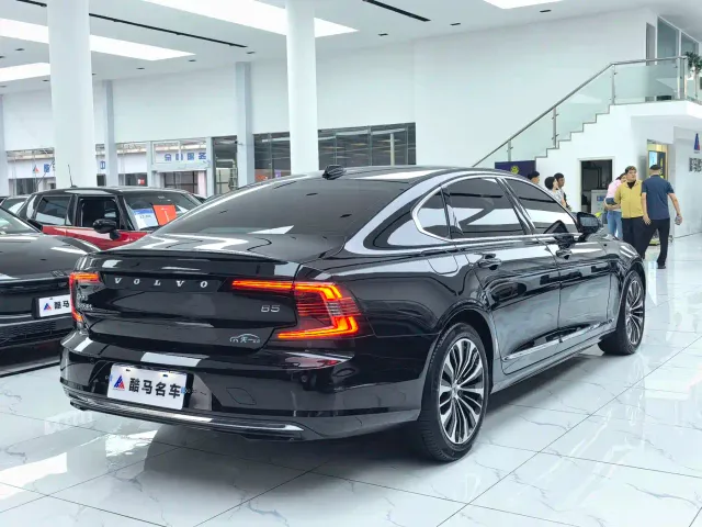 Volvo S90 — Фото автомобиля 15